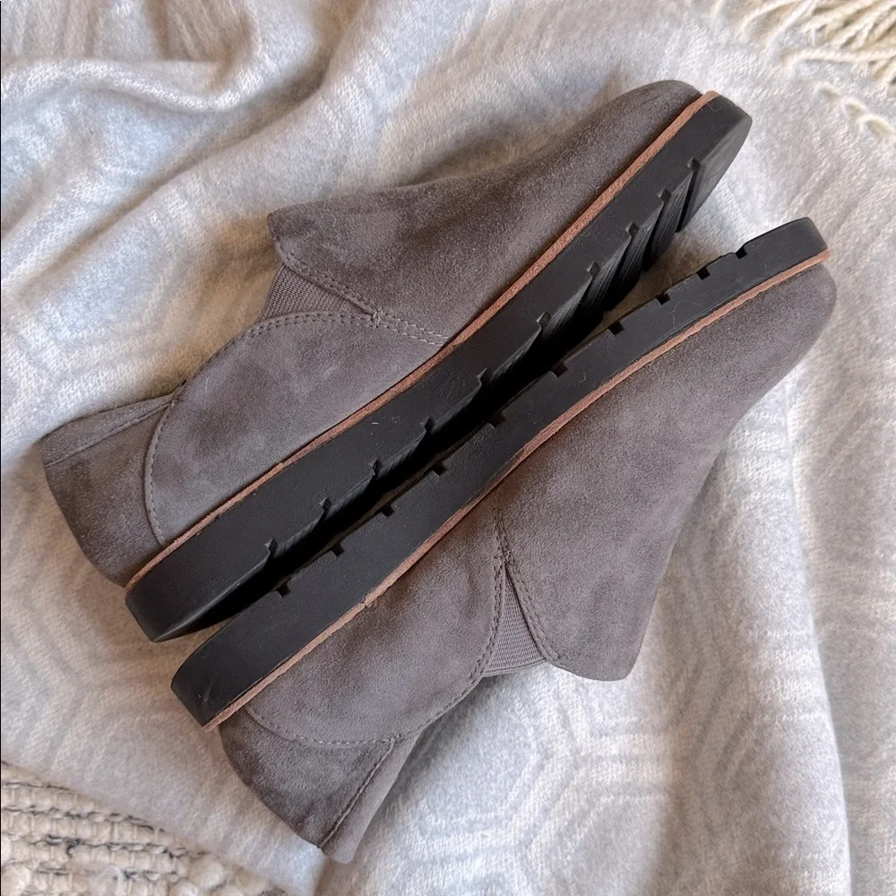Van Eli Vaneli Jager Gray Suede Loafers Women’s Shoes Size 7.5 M Comfort Slip-On